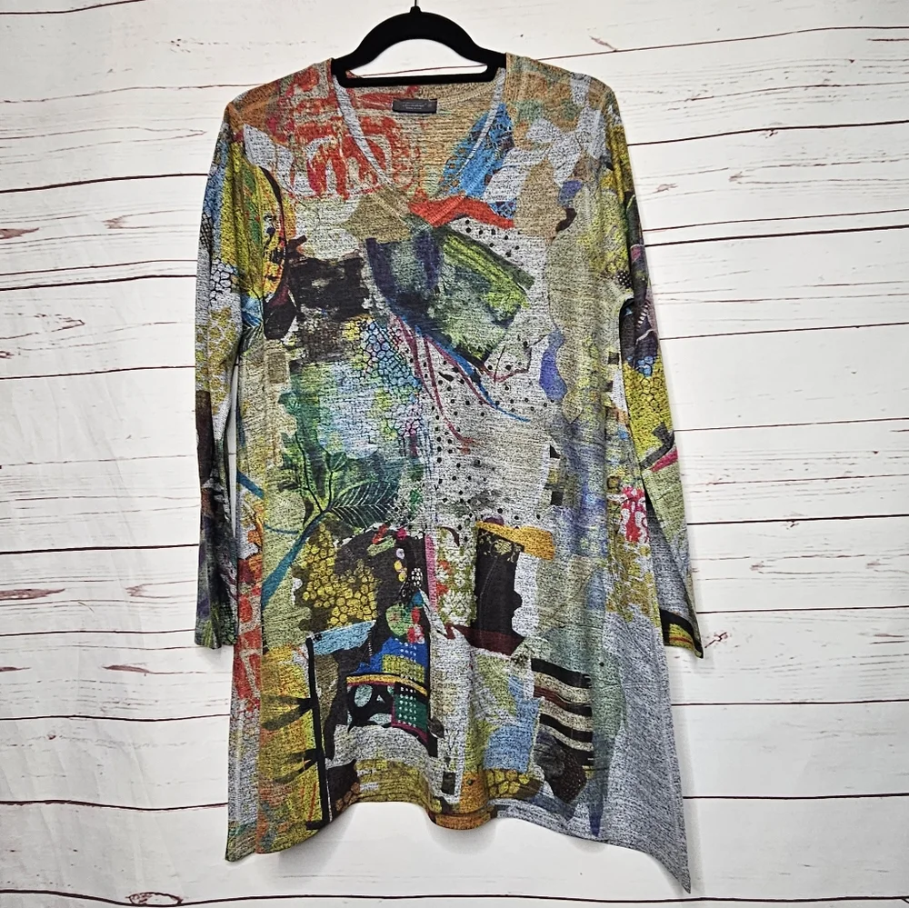 Inoah Wearable Art Long Sleeve V-Neck Bold Tunic - Picture 2 of 14
